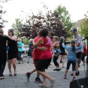 Veillée de danse au centre-ville de Joliette pour Les Petits Pas Jacadiens