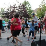 Veillée de danse au centre-ville de Joliette, pour Les Petits Pas Jacadiens