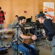 L'accordéoniste Philippe Jetté et Bruno Blanchet lors de l'enregistrement de l'émission Le 5 à 7 carré d'Ici Première.